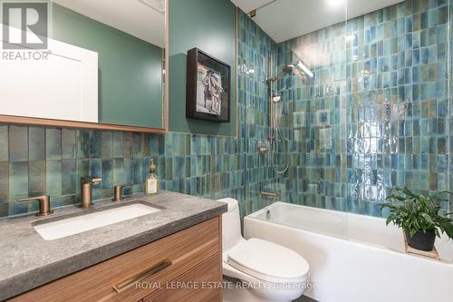 2603 - 500 Sherbourne Street, Toronto, ON - Indoor Photo Showing Bathroom
