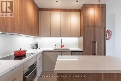 2603 - 500 Sherbourne Street, Toronto, ON - Indoor Photo Showing Kitchen