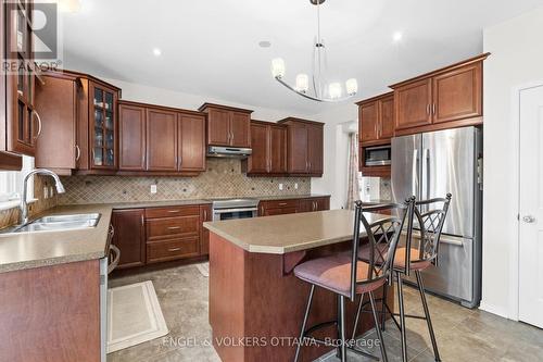 167 Chenoa Way, Ottawa, ON - Indoor Photo Showing Kitchen With Double Sink