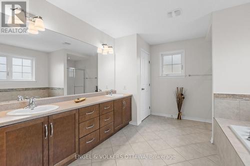 167 Chenoa Way, Ottawa, ON - Indoor Photo Showing Bathroom