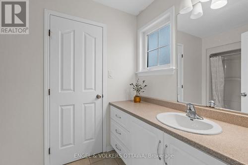 167 Chenoa Way, Ottawa, ON - Indoor Photo Showing Bathroom