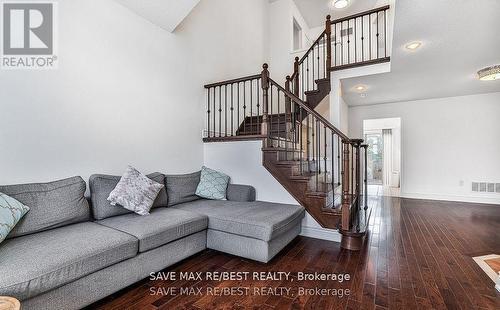 5141 Oakley Drive, Burlington, ON - Indoor