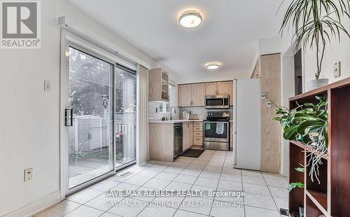 5141 Oakley Drive, Burlington, ON - Indoor