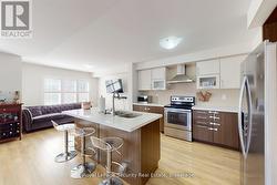 quartz counter tops and SS appliances - 