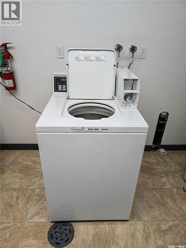 47 42 Spence Street, Regina, SK - Indoor Photo Showing Laundry Room