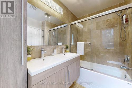 1924 Balsam Avenue, Mississauga, ON - Indoor Photo Showing Bathroom
