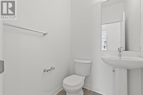 62 Pogie Drive, Welland, ON - Indoor Photo Showing Bathroom