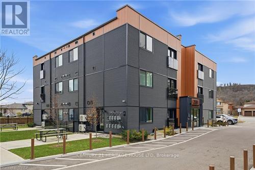 103 - 259 King Street E, Hamilton, ON - Outdoor