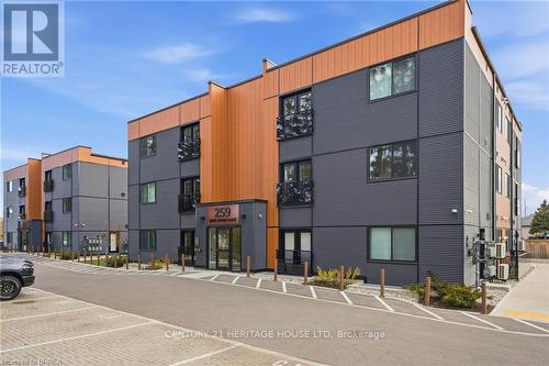 103 - 259 King Street E, Hamilton, ON - Outdoor