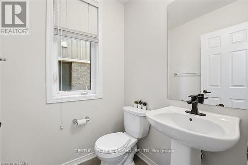 29 Arnold Marshall Boulevard, Haldimand, ON - Indoor Photo Showing Bathroom