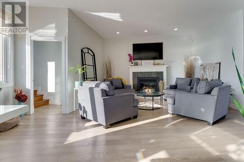 400 Second Avenue S, Sudbury, ON - Indoor Photo Showing Living Room With Fireplace