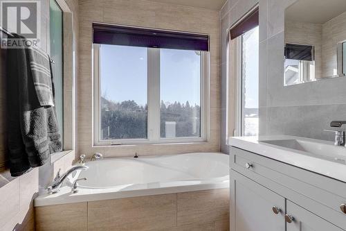 400 Second Avenue S, Sudbury, ON - Indoor Photo Showing Bathroom