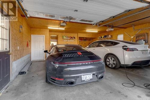 400 Second Avenue S, Sudbury, ON - Indoor Photo Showing Garage