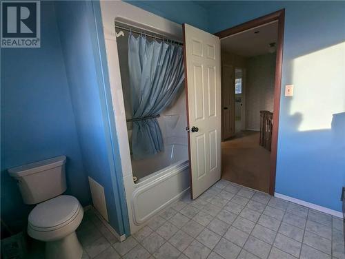 1424 Ramsey Lake, Sudbury, ON - Indoor Photo Showing Bathroom