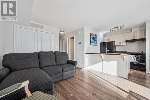 207 - 7 Cityview Drive S, Guelph (Grange Road), ON - Indoor