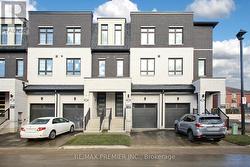 5893 SAIGON STREET  Mississauga, ON L5V 2V9