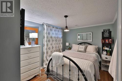 3555 Kingbird Court, Mississauga, ON - Indoor Photo Showing Bedroom