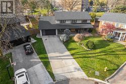 22 RICHDALE COURT  Toronto, ON M9B 5Y9