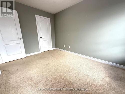 Upper - 88 Banbridge Crescent, Brampton, ON - Indoor Photo Showing Other Room