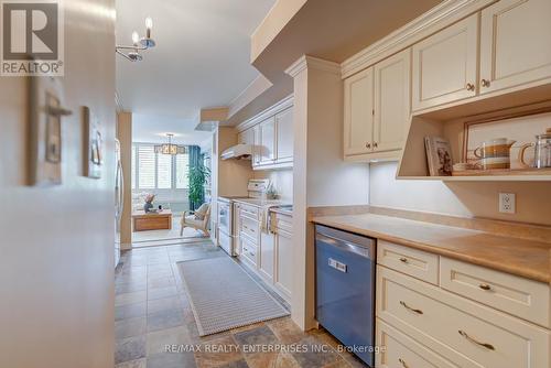 204 - 65 Skymark Drive, Toronto, ON - Indoor Photo Showing Kitchen