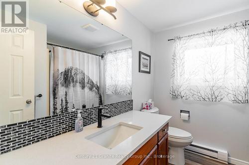 1039 Essonville Line, Highlands East (Monmouth), ON - Indoor Photo Showing Bathroom