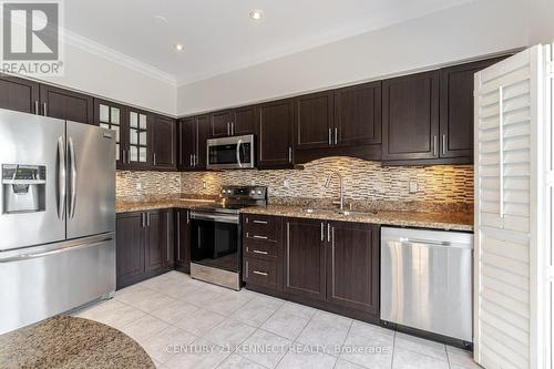 3601 Bala Drive, Mississauga, ON - Indoor Photo Showing Kitchen With Upgraded Kitchen