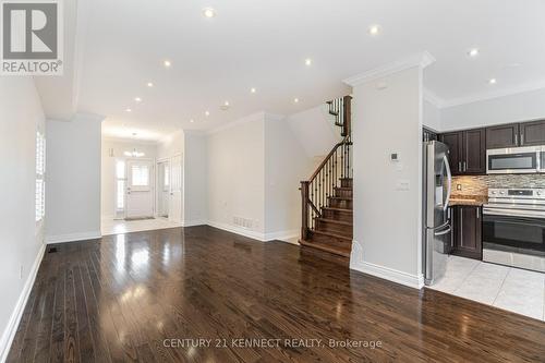 3601 Bala Drive, Mississauga, ON - Indoor Photo Showing Kitchen