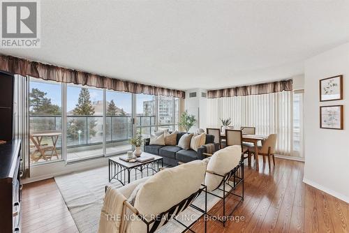 309 - 70 Cumberland Lane, Ajax (South West), ON - Indoor Photo Showing Living Room