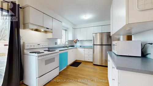 93 Patrice Crescent, Vaughan, ON - Indoor Photo Showing Kitchen
