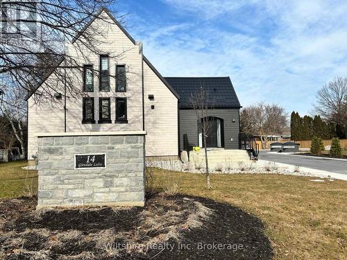 4 - 14 Glendale Drive, Tillsonburg, ON - Outdoor