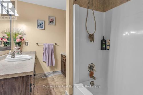 9294 Old Chapel Street, Bayham (Straffordville), ON - Indoor Photo Showing Bathroom