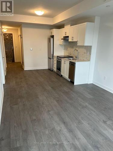 A502 - 705 Davis Drive, Newmarket, ON - Indoor Photo Showing Kitchen With Stainless Steel Kitchen