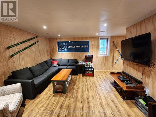 1040 Ski Ridge Trail, Dysart Et Al (Guilford), ON - Indoor