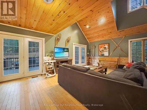 1040 Ski Ridge Trail, Dysart Et Al (Guilford), ON - Indoor