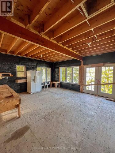 410 - 5427 Young Street, Hamilton Township, ON - Indoor Photo Showing Other Room