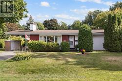 30 ELLERY CRESCENT  Ottawa, ON K2H 6M6