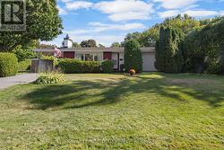 30 ELLERY CRESCENT  Ottawa, ON K2H 6M6