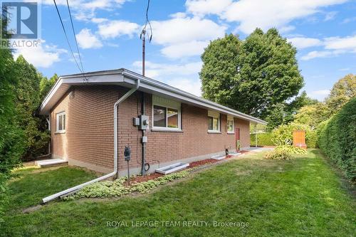 30 Ellery Crescent, Ottawa, ON - Outdoor