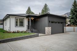 2244 Valleyview Drive  Kamloops, BC V2C 4C7