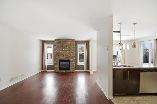 Living room - 399 Rue Jeannine-Grégoire-Ross, Gatineau (Gatineau), QC - Indoor With Fireplace