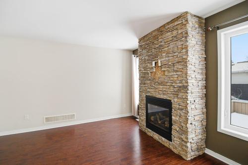 Living room - 399 Rue Jeannine-Grégoire-Ross, Gatineau (Gatineau), QC - Indoor With Fireplace