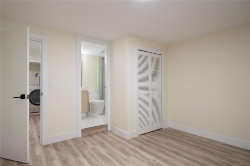 1579 Kenmore Rd, Saanich, BC 