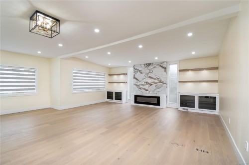 1579 Kenmore Rd, Saanich, BC 