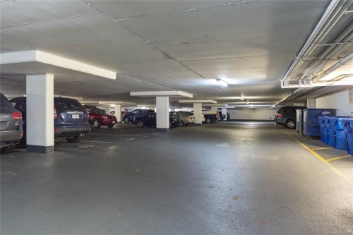 1008-647 Michigan St, Victoria, BC - Indoor Photo Showing Garage