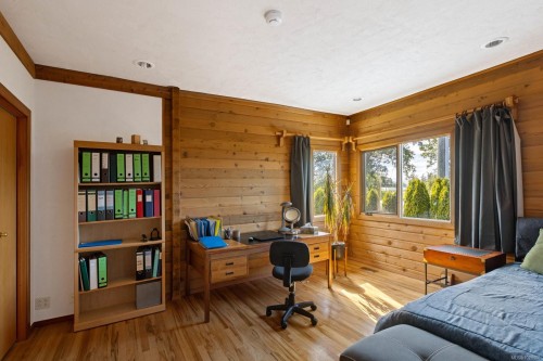 9775 West Saanich Rd, North Saanich, BC 