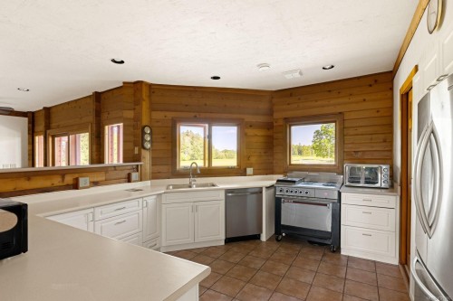 9775 West Saanich Rd, North Saanich, BC 