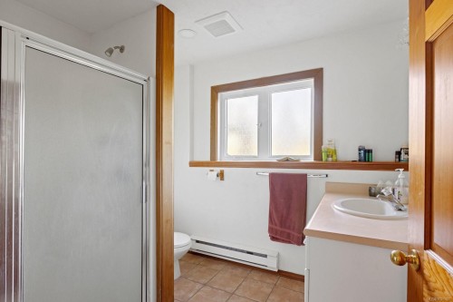 9775 West Saanich Rd, North Saanich, BC 