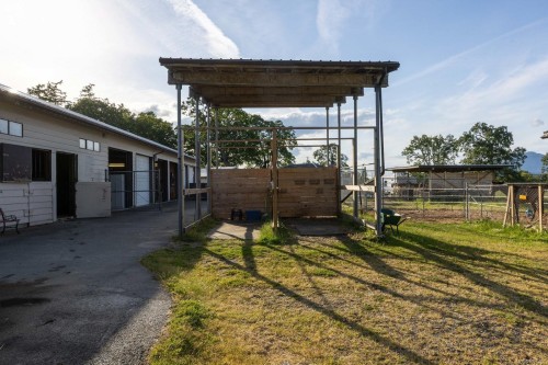 9775 West Saanich Rd, North Saanich, BC 