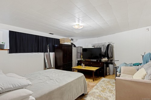 9775 West Saanich Rd, North Saanich, BC 