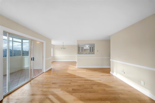 405-420 Linden Ave, Victoria, BC - Indoor Photo Showing Other Room